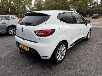 Renault Clio 0.9 TCe Intens Hatchback 5-dr. picture 5