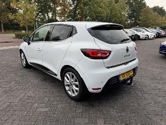 Renault Clio 0.9 TCe Intens Hatchback 5-dr. picture 3