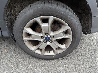 Ford Kuga 1.6 Titanium  SUV 5-dr. picture 13