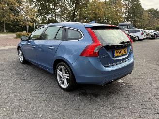 Volvo V-60 2.4 D6 AWD Plug-In Hybrid Summum picture 3