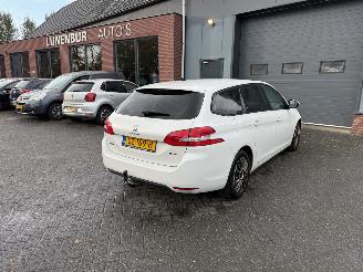 krockskadad bil auto Peugeot 308 1.2 PureTech Blue Lease 2015/9