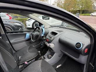 Peugeot 107 1.0-12V Urban Move AIRCO Hatchback 5-dr. picture 14