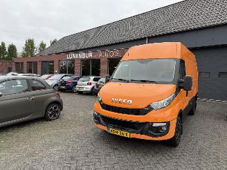 skadebil bedrijf Iveco Daily 35S21V 3.0 352 H2 LUCHTVERING  204PK 2015/2