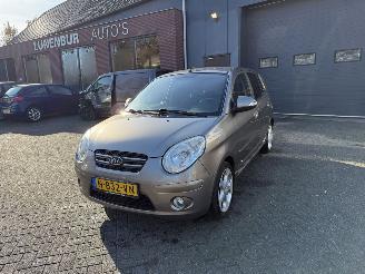 uszkodzony samochody osobowe Kia Picanto 1.1 Fifteen  AIRCO Hatchback 5-dr. 2009/8