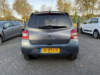 Renault Twingo 1.2-16V Collection  Hatchback 3-dr. picture 2