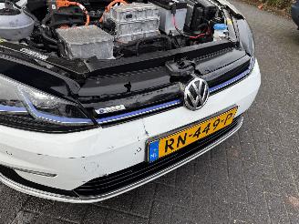 Volkswagen e-Golf  picture 11