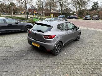 Renault Clio 0.9 TCe Authentique  Hatchback 5-dr. picture 32