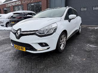 Coche accidentado Renault Clio 0.9 TCe Intens  NAVIGATIE Stationwagen 5-dr. 2018/6