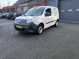 skadebil bedrijf Renault Kangoo 1.5 dCi 75 Energy Comfort 2017/4