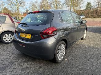 Peugeot 208 1.2 PureTech Allure (Hatchback 5-dr.) picture 6