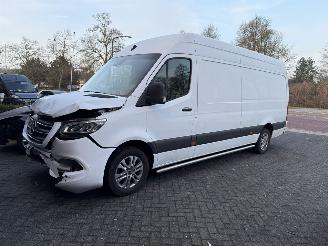 Mercedes Sprinter 317 1.9 CDI L4H3 AUTOMAAT LED picture 1
