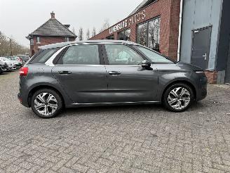 Citroën C4-picasso 2.0 HDi Business (MPV 5-dr.) picture 2