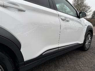 Hyundai Kona EV Premium 64 kWh (SUV 5-dr.) 10537  EX BTW picture 10