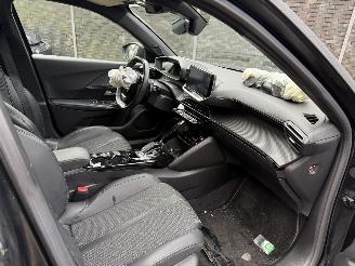 Peugeot 2008 1.2 PureTech GT-Line AUTOMAAT  (SUV 5-dr.) picture 28