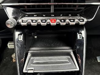 Peugeot 2008 1.2 PureTech GT-Line AUTOMAAT  (SUV 5-dr.) picture 18