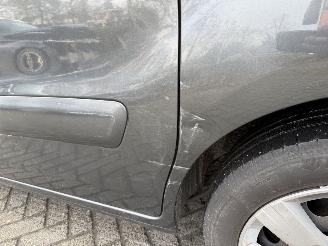 Citroën Berlingo 1.2 PureTech Feel (MPV 5-dr.) picture 26