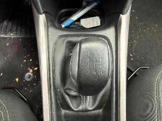 Peugeot 2008 1.2 PureTech Style (SUV 5-dr.) picture 22