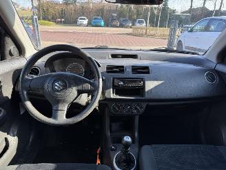 Suzuki Swift 1.3 Comfort (Hatchback 5-dr.) picture 28