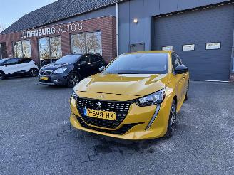 Vaurioauto  passenger cars Peugeot 208 1.2 PureTech Allure (Hatchback 5-dr.) 2022/3