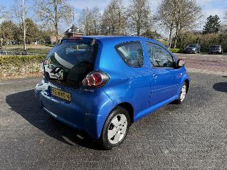 Toyota Aygo 1.0-12V Dynamic Blue (Hatchback 3-dr.) picture 4