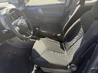 Toyota Aygo 1.0-12V Comfort (Hatchback 3-dr.) picture 9