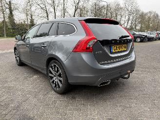 Volvo V-60 2.4 D6 Twin Engine R-Design picture 3