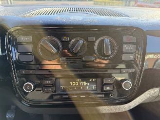 Volkswagen Up! 1.0 move up! BlueMotion picture 14