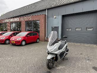 Honda PCX 125 ABS picture 1