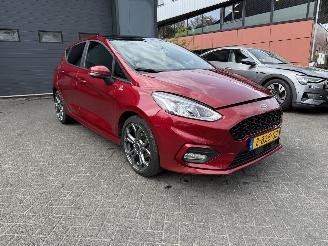 Voiture accidenté Ford Fiesta 1.0 EcoBoost Vignale  PANORAMADAK (Hatchback 5-dr.) 2018/4