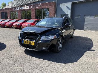 Voiture accidenté Volvo V-50 2.0F Business Edition  LEER (Stationwagen 5-dr.) 2011/10