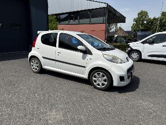 Peugeot 107 1.0-12V XS (Hatchback 5-dr.) picture 28