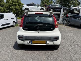 Peugeot 107 1.0-12V XS (Hatchback 5-dr.) picture 4