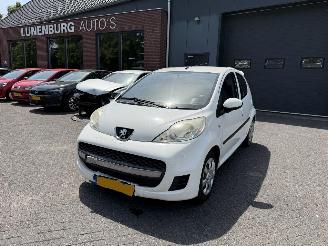  Peugeot 107 1.0-12V XS (Hatchback 5-dr.) 2011/6