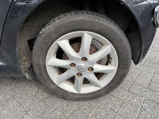 Toyota Aygo 1.0-12V  AIRCO (Hatchback 5-dr.) picture 21
