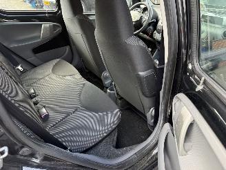 Toyota Aygo 1.0-12V  AIRCO (Hatchback 5-dr.) picture 19
