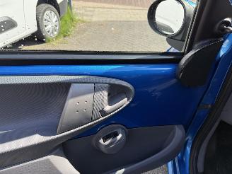 Peugeot 107 1.0-12V XS (Hatchback 5-dr.) picture 21