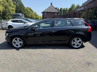 Volvo V-60 2.0 T3 Nordic+ (Stationwagen 5-dr.) picture 2