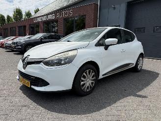uszkodzony samochody osobowe Renault Clio 1.2 16V  AIRCO NAVIGATIE  (Hatchback 5-dr.) 2014/4