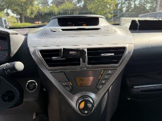 Toyota iQ 1.0 VVTi Aspiration  AUTOMAAT (Hatchback 3-dr.) picture 12