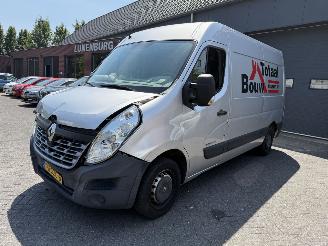 Coche accidentado Renault Master T33 2.3 dCi L2H2 (Bedrijfsauto 5-dr.) 2015/8