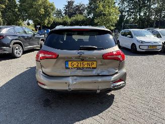Ford Focus 1.0 EcoBoost Titanium Business picture 4