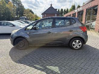 Kia Venga 1.6 CVVT Comfort Pack  AUTOMAAT  (MPV 5-dr.) picture 2