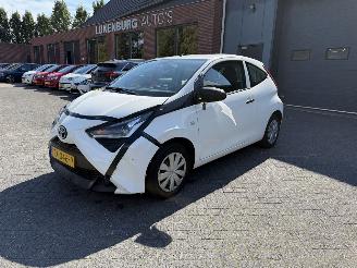 damaged passenger cars Toyota Aygo 1.0 VVT-i x (Hatchback 3-dr.) 2018/11