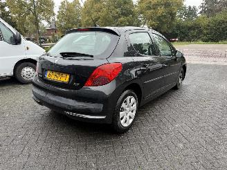 Peugeot 207 1.4 VTi Cool \'n Blue (Hatchback 5-dr.) picture 5