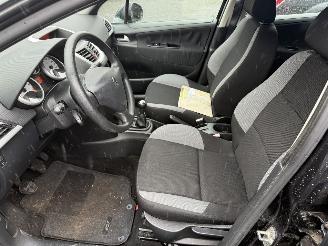 Peugeot 207 1.4 VTi Cool \'n Blue (Hatchback 5-dr.) picture 18