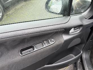 Peugeot 207 1.4 VTi Cool \'n Blue (Hatchback 5-dr.) picture 17