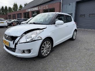 Auto incidentate Suzuki Swift 1.2 Exclusive AUTOMAAT  (Hatchback 5-dr.) 2013/3