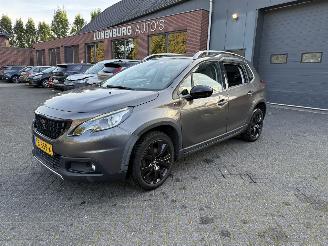 Vaurioauto  passenger cars Peugeot 2008 1.2 PureTech Allure (SUV 5-dr.) 2018/7