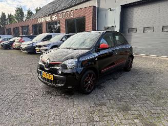 damaged passenger cars Renault Twingo 1.0 SCe Collection (Hatchback 5-dr.) 2016/1
