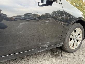 Volkswagen Golf 1.6 TDI Highline BlueMotion picture 17